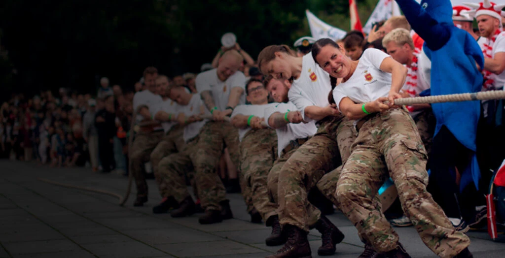 Cadets pulling ropes